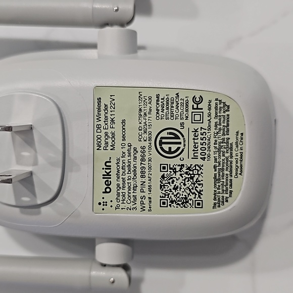 TWO Belkin N600 Dual-Band Wi-Fi Range Extenders - Picture 3 of 3